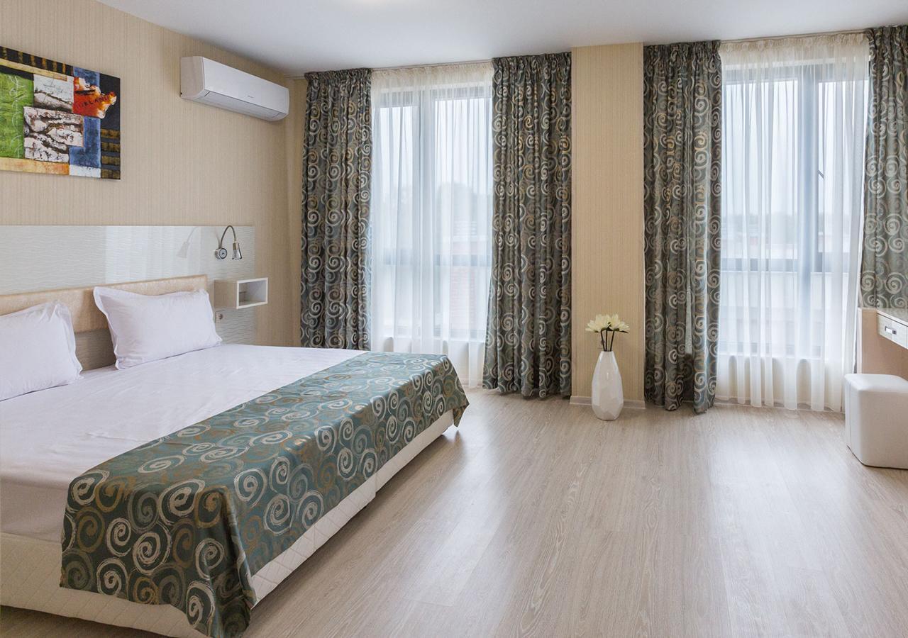 Hotel Capri Plovdiv Bagian luar foto